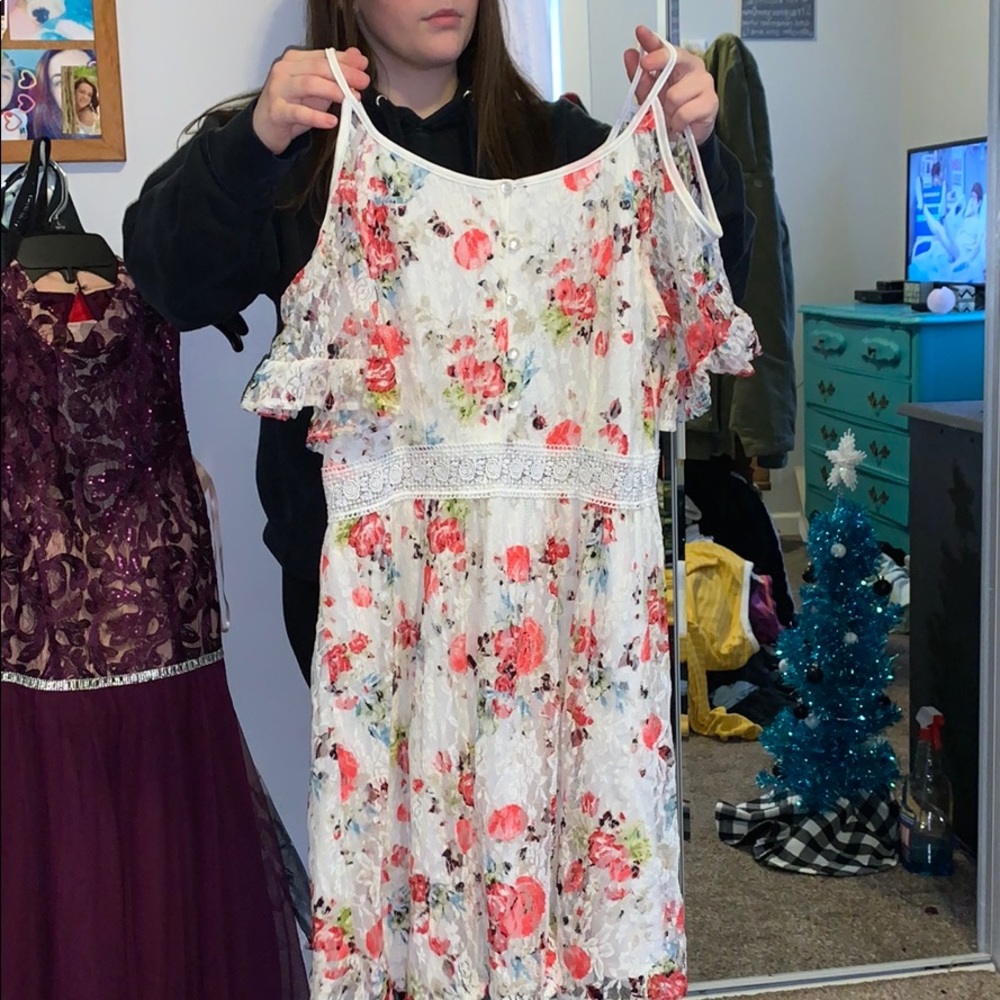 Size medium cream flower dress